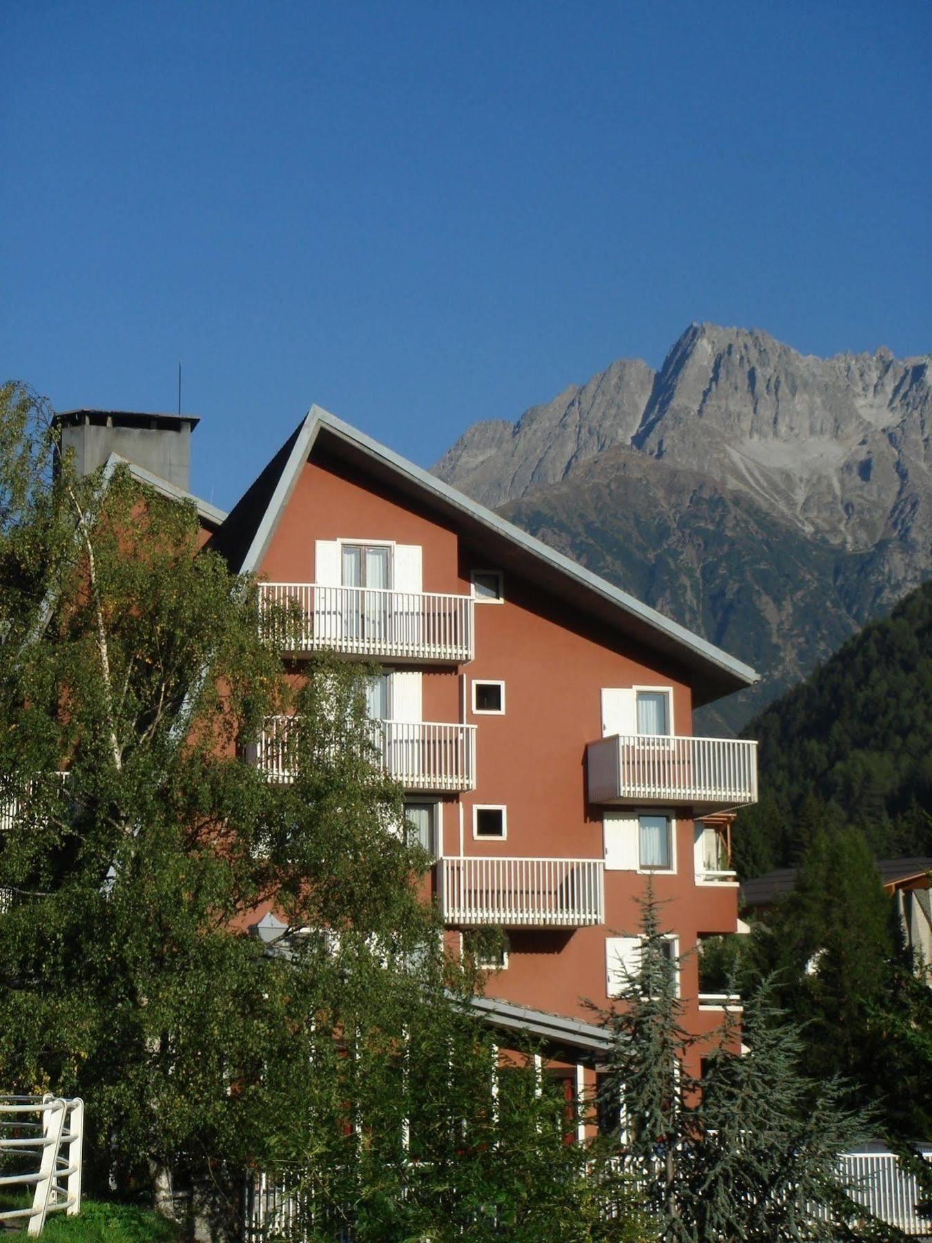 Hotel Mirella Ponte Di Legno Esterno foto